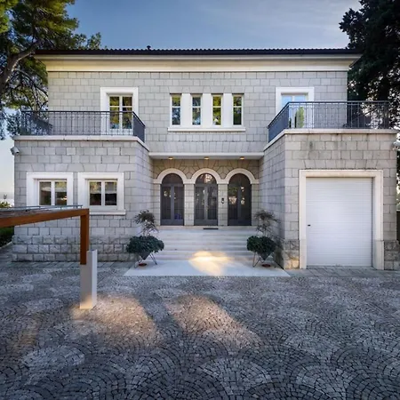 Luxury Seafront Castello Near Old Town With Private Pool 别墅 斯普利特