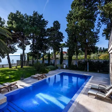 Villa Luxury Seafront Castello With Heated Pool, Jacuzzi And Sauna At The In Split