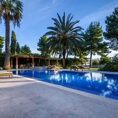 Villa Luxury Seafront Castello With Heated Pool, Jacuzzi And Sauna At The In