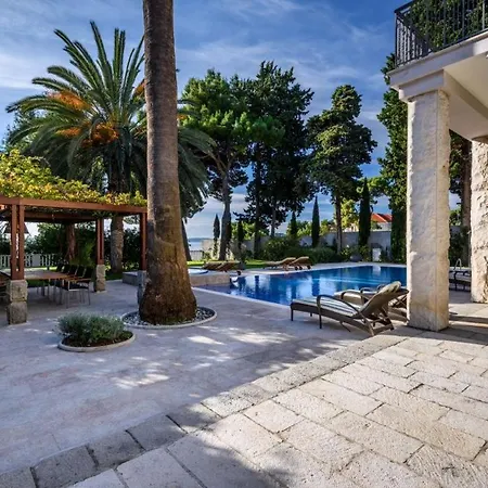Villa Luxury Seafront Castello With Heated Pool, Jacuzzi And Sauna At The In