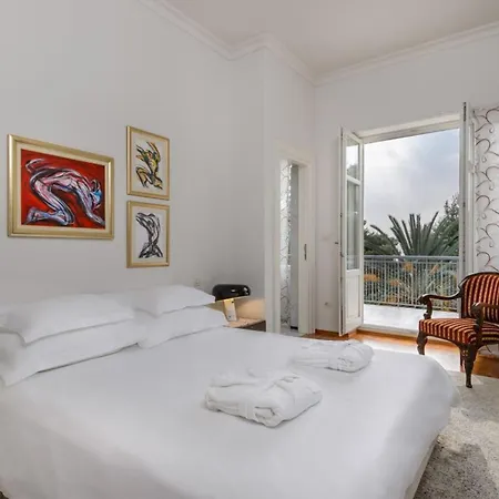 Villa Luxury Seafront Castello Near Old Town With Private Pool