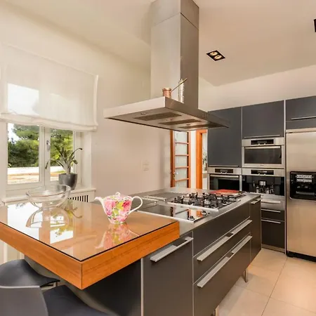Luxury Seafront Castello Near Old Town With Private Pool * Split