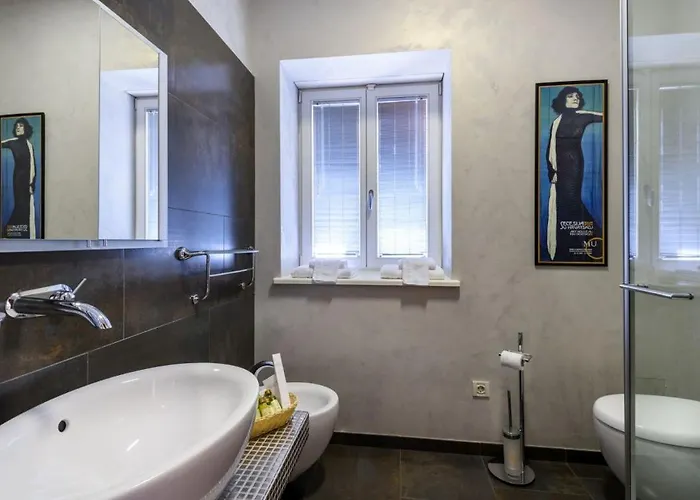 Luxury Seafront Castello With Heated Pool, Jacuzzi And Sauna At The In Split