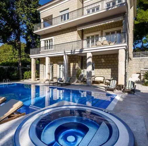 Villa Luxury Seafront Castello With Heated Pool, Jacuzzi And Sauna At The In Split