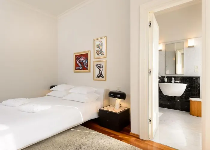 Vila Luxury Seafront Castello With Heated Pool, Jacuzzi And Sauna At The In