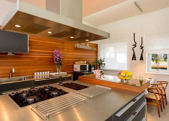 Vila Luxury Seafront Castello With Heated Pool, Jacuzzi And Sauna At The In *