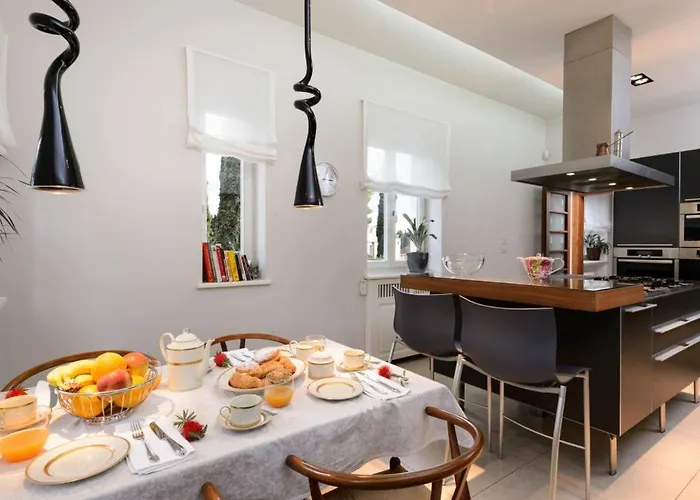 Luxury Seafront Castello With Heated Pool, Jacuzzi And Sauna At The In Split