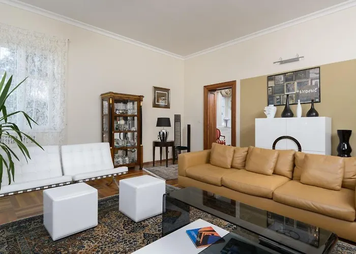 Vila Luxury Seafront Castello With Heated Pool, Jacuzzi And Sauna At The In *