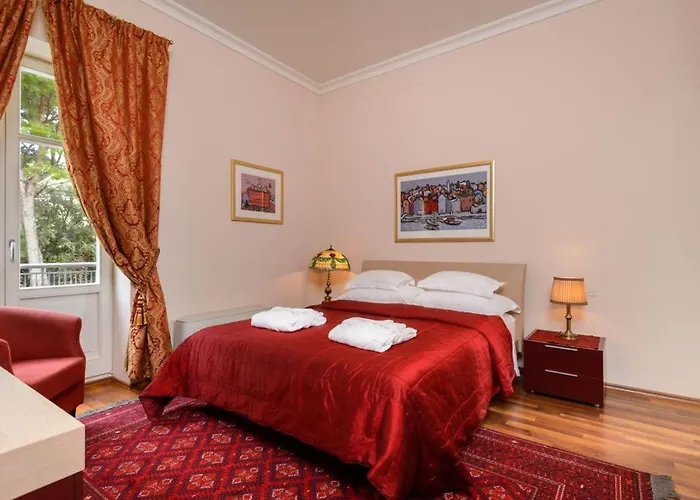 Luxury Seafront Castello With Heated Pool, Jacuzzi And Sauna At The In Split