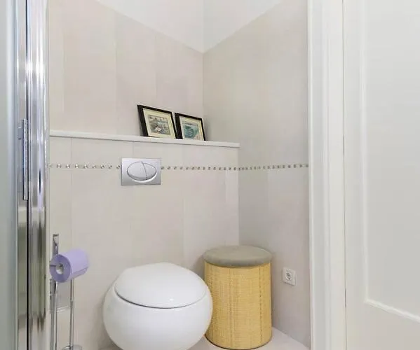 Vila Luxury Seafront Castello With Heated Pool, Jacuzzi And Sauna At The In