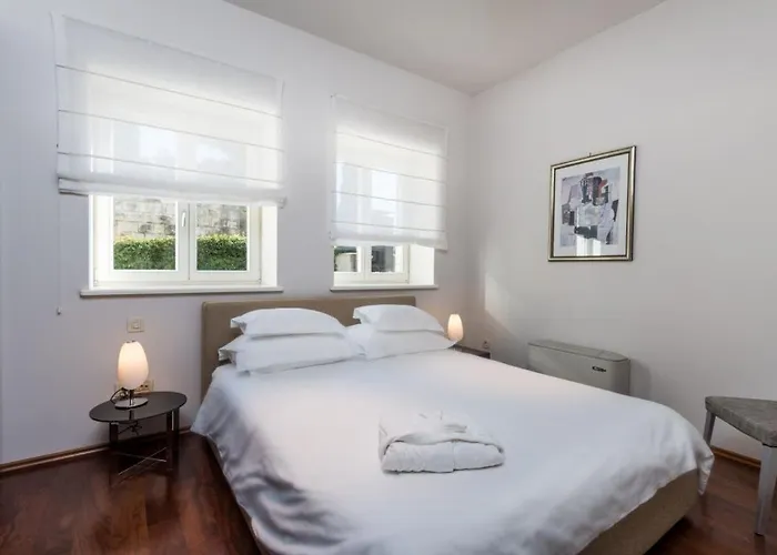 Villa Luxury Seafront Castello With Heated Pool, Jacuzzi And Sauna At The In