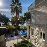 Luxury Seafront Castello Near Old Town With Private Pool Villa *