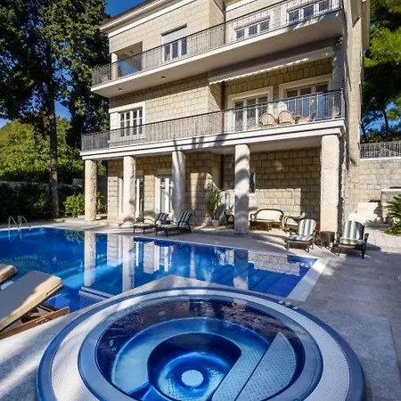 Vila Castello Split: Luxury Seafront With Private Pool And Split