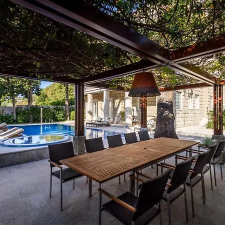 Villa Castello Split: Luxury Seafront With Private Pool And