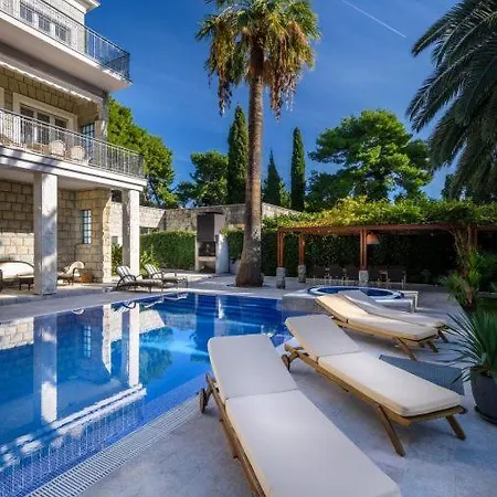 Villa Castello Split: Luxury Seafront With Private Pool And *