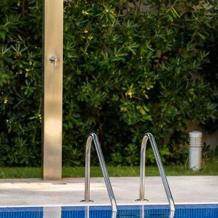 Luxury Seafront Castello With Private Heated Pool, Jacuzzi And Sauna At The In