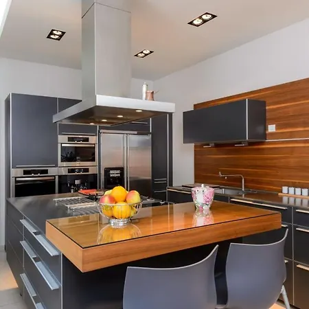 Vila Castello Split: Luxury Seafront With Private Pool And Split