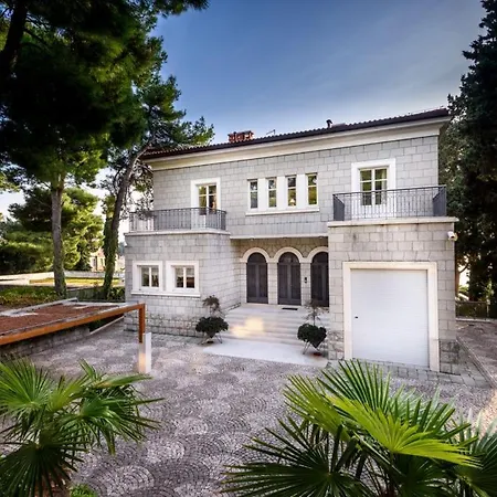 Castello Split: Luxury Seafront With Private Pool And Villa *