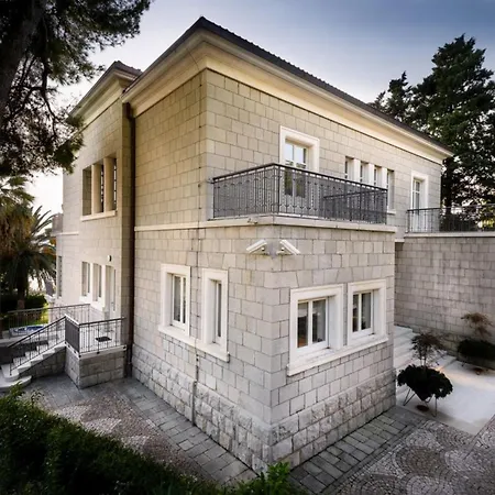 Luxury Seafront Castello Near Old Town With Private Pool * Split