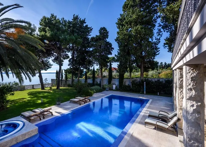 Villa Luxury Seafront Castello With Heated Pool, Jacuzzi And Sauna At The In Split