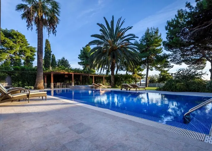 빌라 Luxury Seafront Castello With Heated Pool, Jacuzzi And Sauna At The In