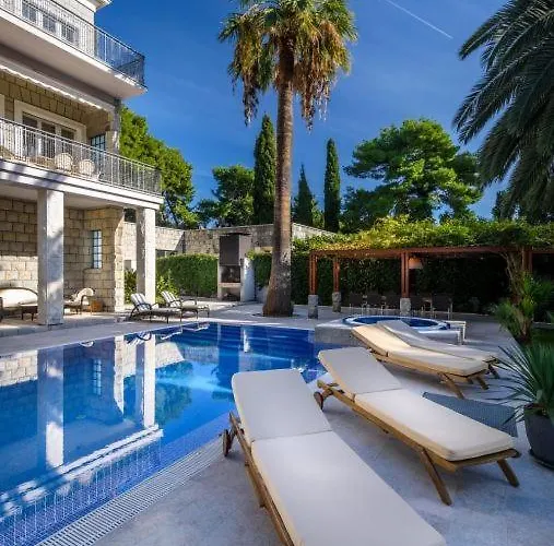 빌라 Luxury Seafront Castello With Heated Pool, Jacuzzi And Sauna At The In *