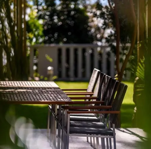 Luxury Seafront Castello With Heated Pool, Jacuzzi And Sauna At The In Σπλιτ