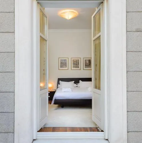 빌라 Luxury Seafront Castello With Heated Pool, Jacuzzi And Sauna At The In 스플리트