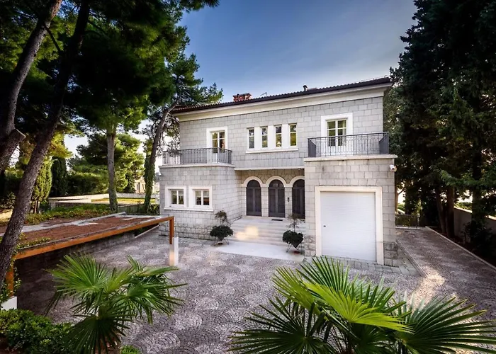 Luxury Seafront Castello With Heated Pool, Jacuzzi And Sauna At The In Villa *