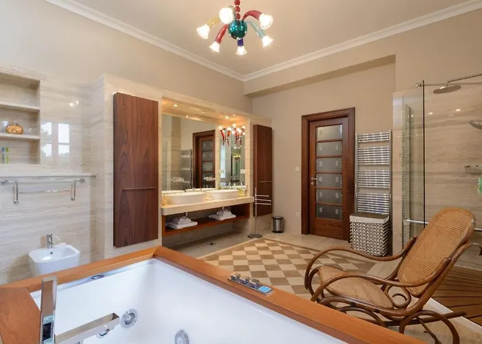 Luxury Seafront Castello With Heated Pool, Jacuzzi And Sauna At The In Villa
