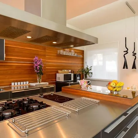 Villa Luxury Seafront Castello With Heated Pool, Jacuzzi And Sauna At The In *